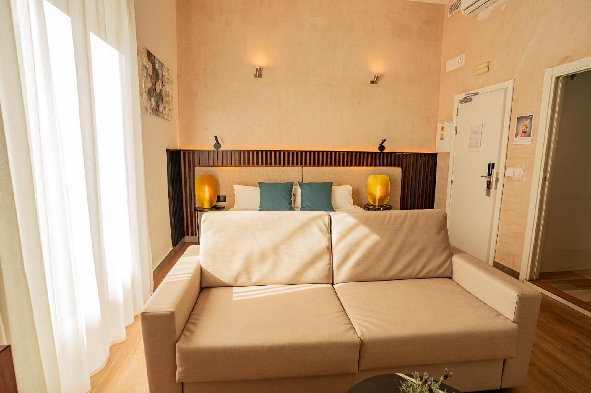 Isa Sevilla Suites — Photos 2